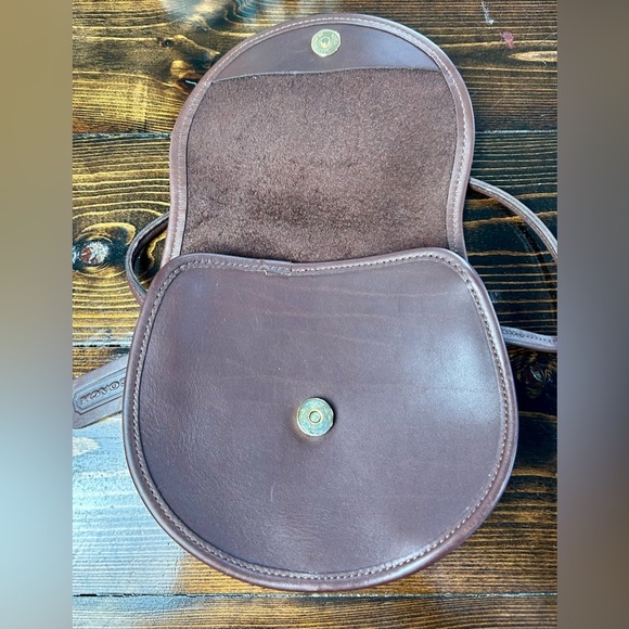 Vintage 90s Coach Casey Crossbody Bag Brown  Tan Leather Quiet Luxury Round - Picture 9 of 12